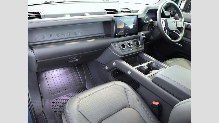 2025 New Land Rover Defender 90 Byron Blue Accompanied with the balance of the 5 year/ 100 000 km plan. FULL SERVICE HISTORY. The 2025 Defender 90 D250 S ) is the ultimate blend of rugged power and luxury. Equipped with a 183 kW, it offers impressive performance both on and off the road.  Land Rover Defender 90 D250 S