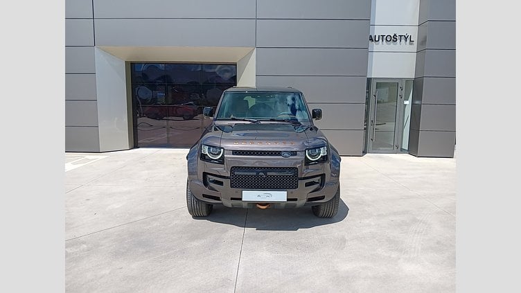 2025 SKLADOVÉ VOZIDLÁ Land Rover Defender 110 Charente Grey 4.4L 635PS P635 OCTA AWD Auto