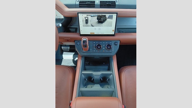 2025 SKLADOVÉ VOZIDLÁ Land Rover Defender 110 Charente Grey 4.4L 635PS P635 OCTA AWD Auto