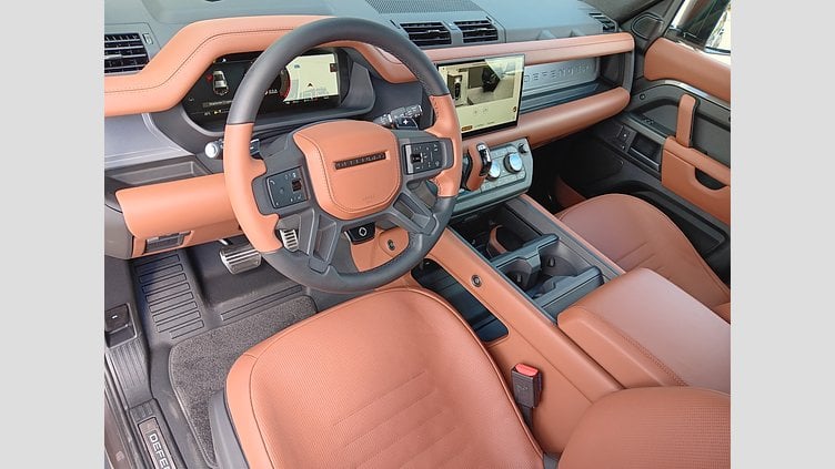2025 SKLADOVÉ VOZIDLÁ Land Rover Defender 110 Charente Grey 4.4L 635PS P635 OCTA AWD Auto