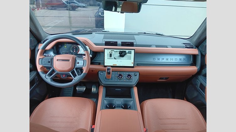 2025 SKLADOVÉ VOZIDLÁ Land Rover Defender 110 Charente Grey 4.4L 635PS P635 OCTA AWD Auto