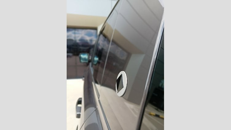 2025 SKLADOVÉ VOZIDLÁ Land Rover Defender 110 Charente Grey 4.4L 635PS P635 OCTA AWD Auto