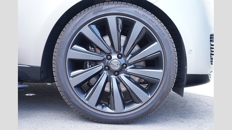 2023 認定中古車 Land Rover Range Rover フラックスシルバー - サテンフィニッシュ P530 AWD（AT） スタンダードホイールベース SV