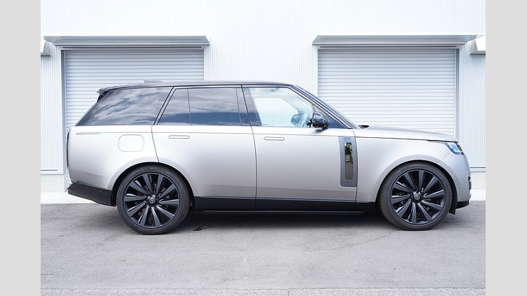 2023 認定中古車 Land Rover Range Rover フラックスシルバー - サテンフィニッシュ P530 AWD（AT） スタンダードホイールベース SV