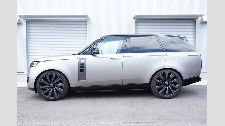 2023 認定中古車 Land Rover Range Rover フラックスシルバー - サテンフィニッシュ P530 AWD（AT） スタンダードホイールベース SV