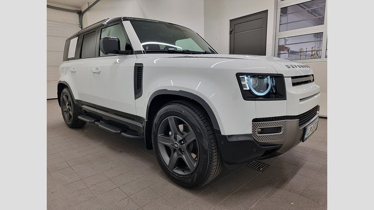 2025 Rabljena vozila Land Rover Defender 110 Fuji White D250 AWD AUTOMATIC MHEV X-DYNAMIC SE 