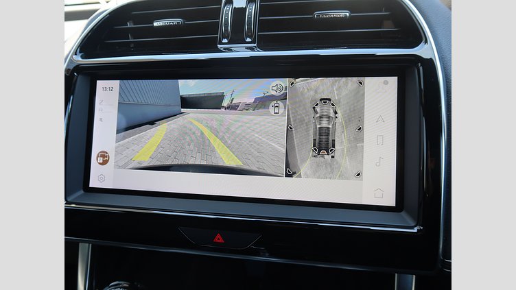 2020 認定中古車 Jaguar XE サントリーニブラック D200 AWD（オートマチック）MHEV 4 door Saloon R-DYNAMIC S