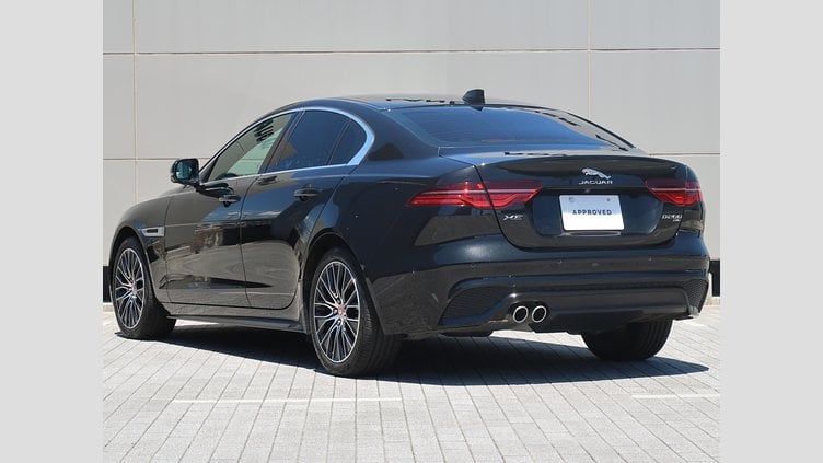 2020 認定中古車 Jaguar XE サントリーニブラック D200 AWD（オートマチック）MHEV 4 door Saloon R-DYNAMIC S