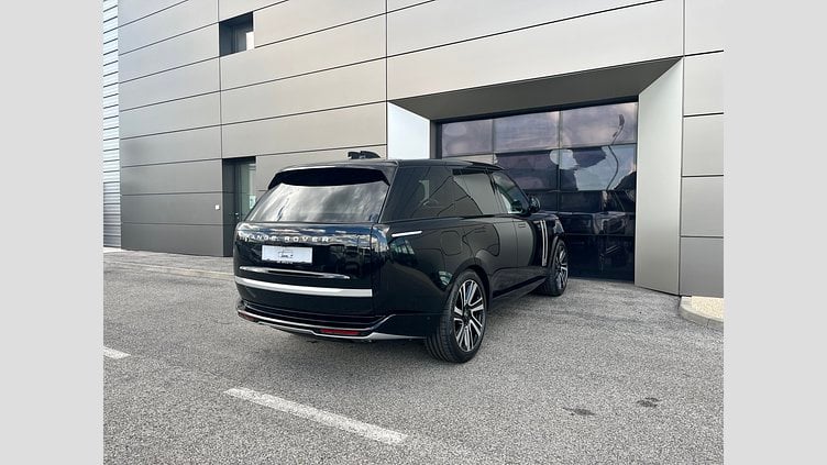 2025 SKLADOVÉ VOZIDLÁ Land Rover Range Rover Čierna Santorini P530 AWD SWB Autobiography