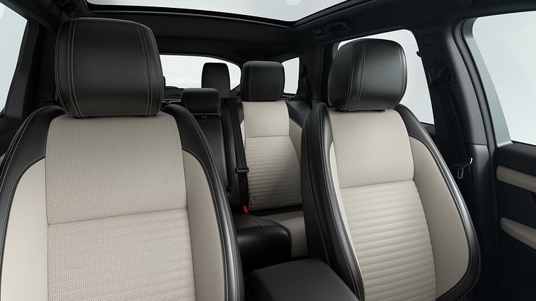 2023 認定中古車 Land Rover Discovery Sport ハクバシルバー D200マイルドハイブリッド（ディーゼル） 標準ホイール DYNAMIC SE