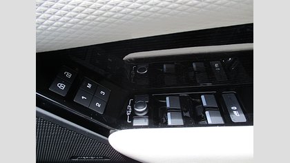 Range Rover Velar 13