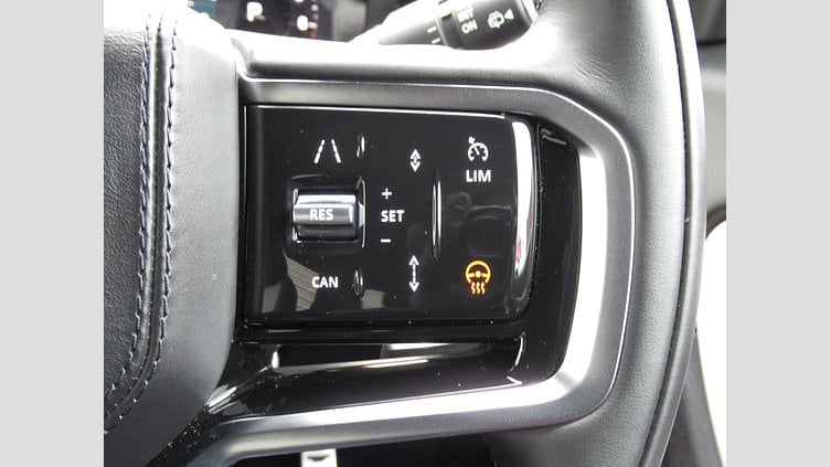 2024 認定中古車 Land Rover Discovery Sport サントリーニブラック プラグインハイブリッド（ガソリン） 標準ホイール Dynamic HSE