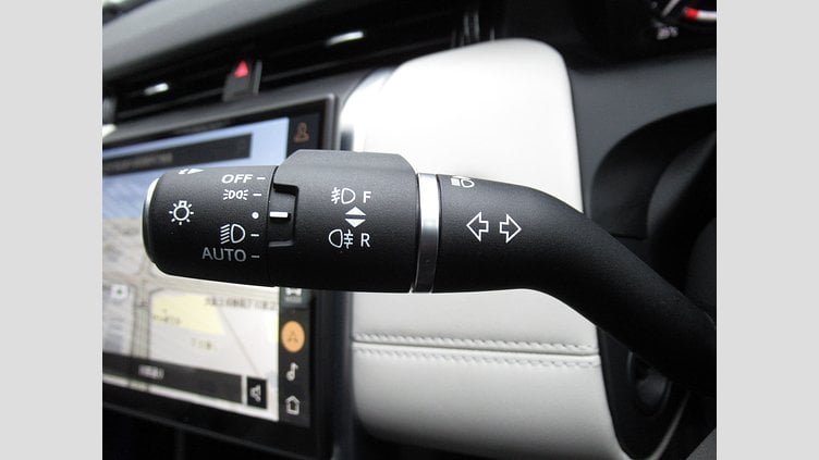 2024 認定中古車 Land Rover Discovery Sport サントリーニブラック プラグインハイブリッド（ガソリン） 標準ホイール Dynamic HSE