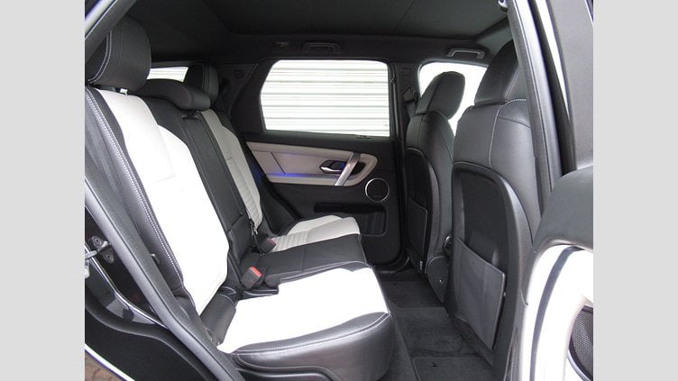 2024 認定中古車 Land Rover Discovery Sport サントリーニブラック プラグインハイブリッド（ガソリン） 標準ホイール Dynamic HSE