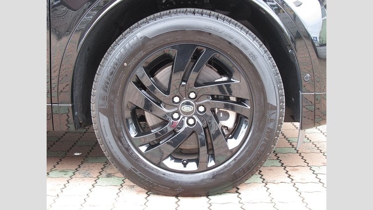 2024 認定中古車 Land Rover Discovery Sport サントリーニブラック プラグインハイブリッド（ガソリン） 標準ホイール Dynamic HSE