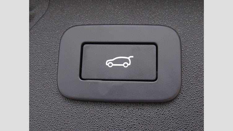 2024 認定中古車 Land Rover Discovery Sport サントリーニブラック プラグインハイブリッド（ガソリン） 標準ホイール Dynamic HSE