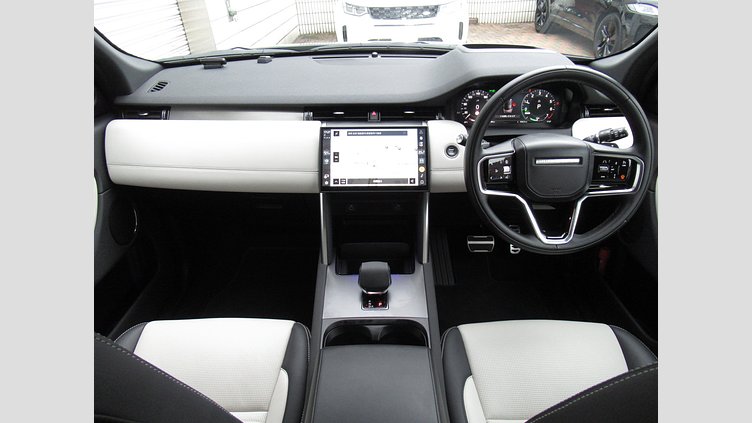 2024 認定中古車 Land Rover Discovery Sport サントリーニブラック プラグインハイブリッド（ガソリン） 標準ホイール Dynamic HSE