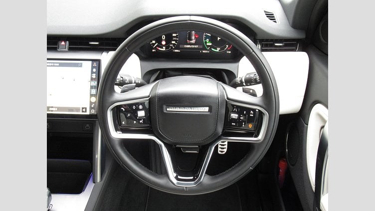 2024 認定中古車 Land Rover Discovery Sport サントリーニブラック プラグインハイブリッド（ガソリン） 標準ホイール Dynamic HSE