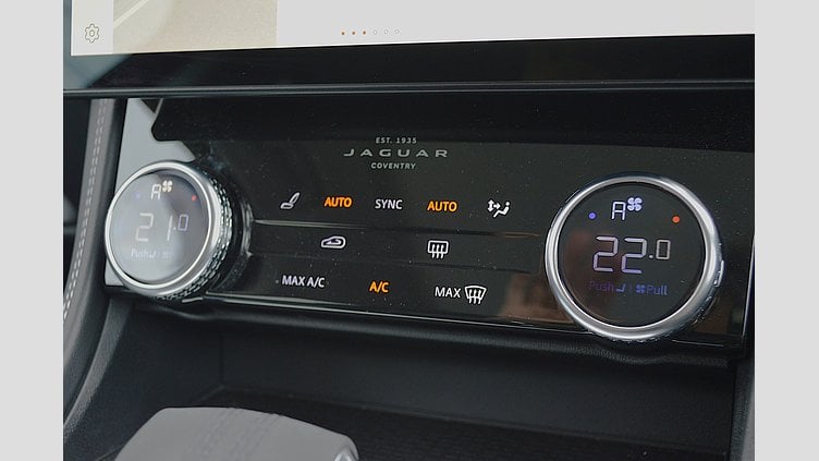 2022 認定中古車 Jaguar F-Pace ハクバシルバー D204 AWD（オートマチック）MHEV R-DYNAMIC SE