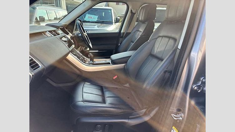 2019 認定中古車 Land Rover Range Rover Sport アイガーグレイ 3.0リッターTDV6ディーゼル（258 PS） SE