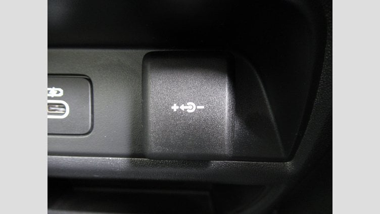2024 認定中古車 Land Rover Discovery Sport オストゥーニパールホワイト D200マイルドハイブリッド（ディーゼル） 標準ホイール S