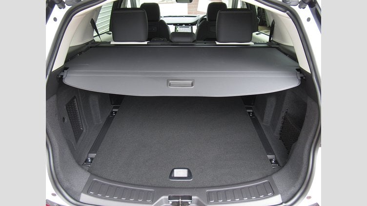 2024 認定中古車 Land Rover Discovery Sport オストゥーニパールホワイト D200マイルドハイブリッド（ディーゼル） 標準ホイール S