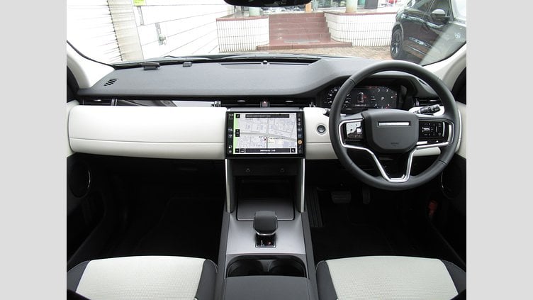 2024 認定中古車 Land Rover Discovery Sport オストゥーニパールホワイト D200マイルドハイブリッド（ディーゼル） 標準ホイール S