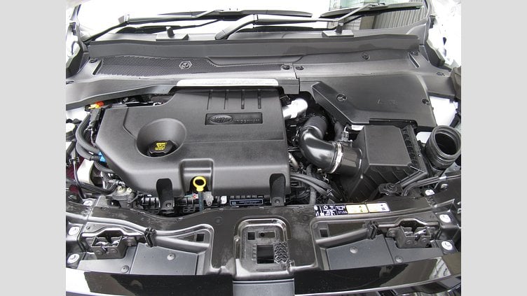 2024 認定中古車 Land Rover Discovery Sport オストゥーニパールホワイト D200マイルドハイブリッド（ディーゼル） 標準ホイール S
