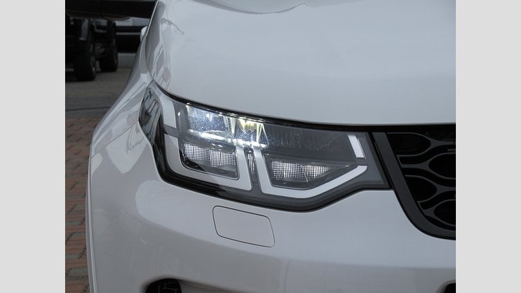 2024 認定中古車 Land Rover Discovery Sport オストゥーニパールホワイト D200マイルドハイブリッド（ディーゼル） 標準ホイール S