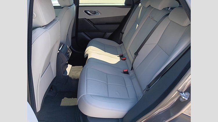 2025 SKLADOVÉ VOZIDLÁ Land Rover Range Rover Velar Charente Grey 3.0D I6 300PS MHEV  Dynamic SE 