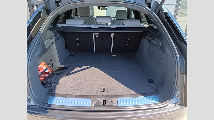 2025 SKLADOVÉ VOZIDLÁ Land Rover Range Rover Velar Charente Grey 3.0D I6 300PS MHEV  Dynamic SE 