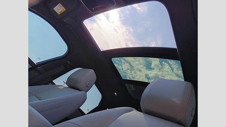 2025 SKLADOVÉ VOZIDLÁ Land Rover Range Rover Velar Charente Grey 3.0D I6 300PS MHEV  Dynamic SE 