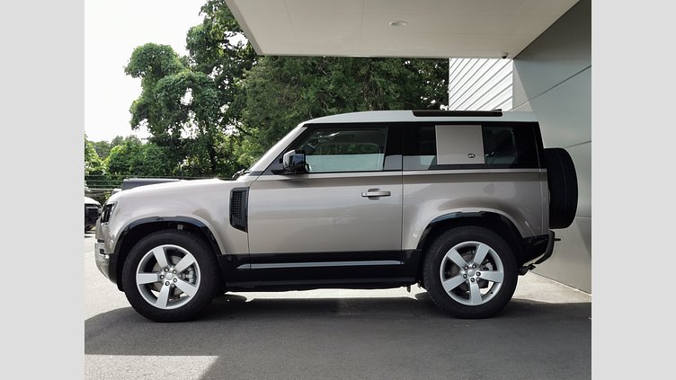2022 認定中古車 Land Rover Defender 90 ランタオブロンズ P300 AWD（AT） SE