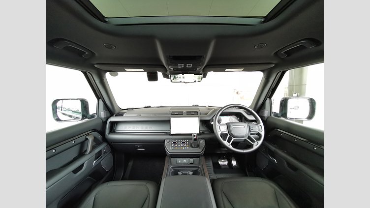 2022 認定中古車 Land Rover Defender 110 サントリーニブラック D300 AWD（AT） X