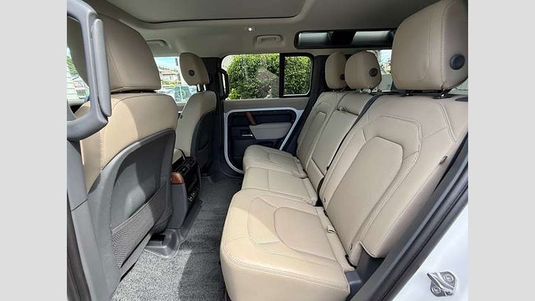 2023 認定中古車 Land Rover Defender 110 フジホワイト D300 AWD（AT） S