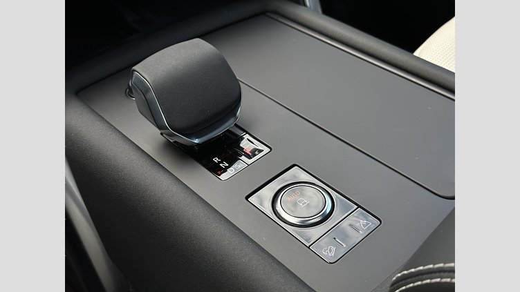 2024 APPROVED Land Rover Discovery Varesine Blue D300 Diesel Mild Hybrid STANDARD WHEELBASE Metropolitan Edition
