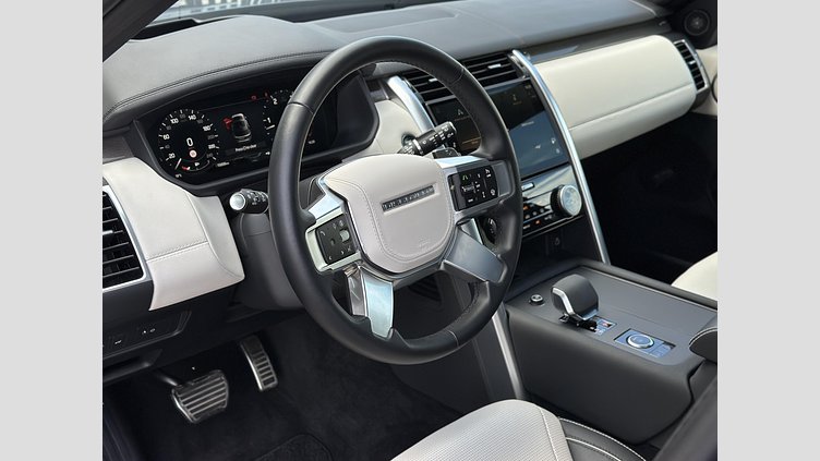 2024 APPROVED Land Rover Discovery Varesine Blue D300 Diesel Mild Hybrid STANDARD WHEELBASE Metropolitan Edition