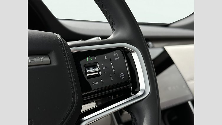 2024 APPROVED Land Rover Discovery Sport Silicon Silver P300e Petrol Plug-in Hybrid Standard Wheelbase Dynamic HSE
