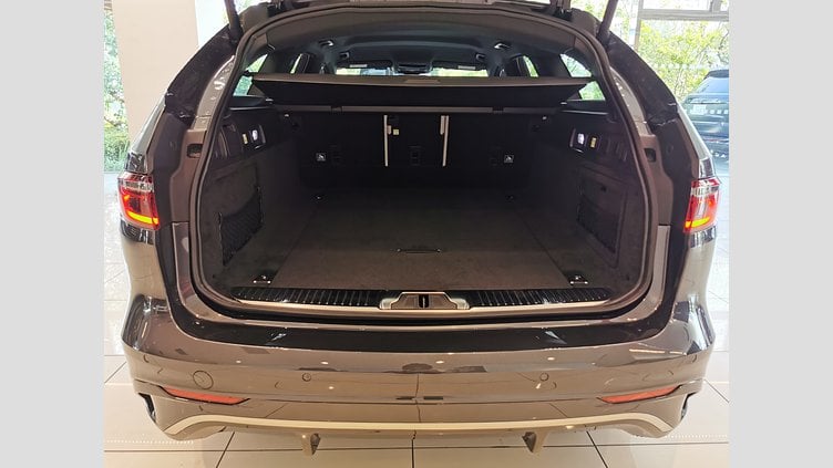 2023 認定中古車 Jaguar XF カルパチアングレイ D200 AWD（オートマチック）MHEV SPORTBRAKE R-DYNAMIC SE