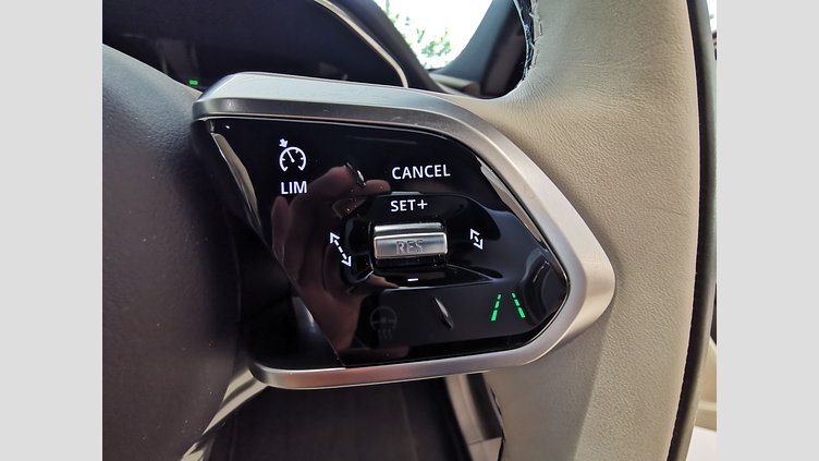 2023 認定中古車 Jaguar XF カルパチアングレイ D200 AWD（オートマチック）MHEV SPORTBRAKE R-DYNAMIC SE