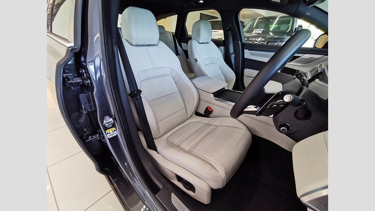 2023 認定中古車 Jaguar XF カルパチアングレイ D200 AWD（オートマチック）MHEV SPORTBRAKE R-DYNAMIC SE