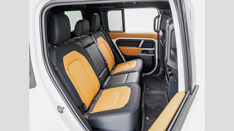 2023 認定中古車 Land Rover Defender 110 フジホワイト D300 AWD（AT） X-DYNAMIC HSE
