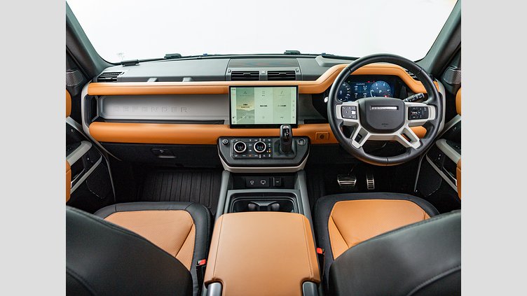 2023 認定中古車 Land Rover Defender 110 フジホワイト D300 AWD（AT） X-DYNAMIC HSE