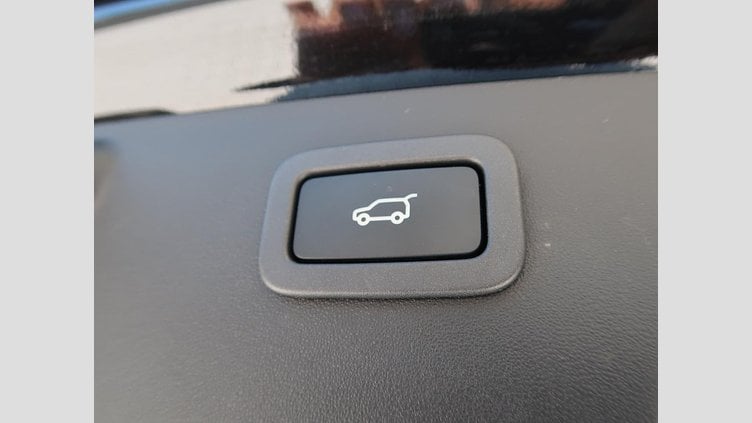 2018 認定中古車 Jaguar E-Pace サントリーニ ブラック D180 オートマチック全輪駆動 R-DYNAMIC S