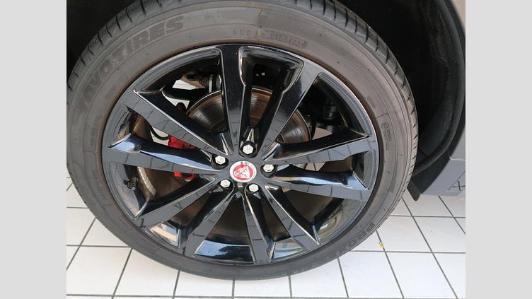 2018 認定中古車 Jaguar E-Pace サントリーニ ブラック D180 オートマチック全輪駆動 R-DYNAMIC S