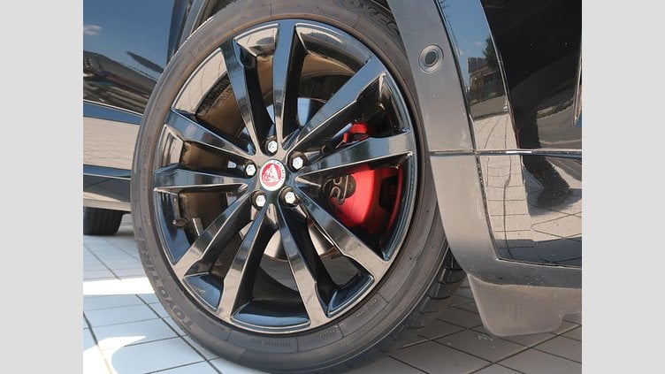 2018 認定中古車 Jaguar E-Pace サントリーニ ブラック D180 オートマチック全輪駆動 R-DYNAMIC S