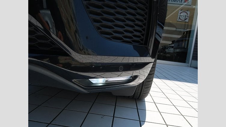 2018 認定中古車 Jaguar E-Pace サントリーニ ブラック D180 オートマチック全輪駆動 R-DYNAMIC S