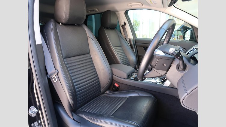 2019 認定中古車 Land Rover Discovery Sport ナルヴィックブラック D180 AWD（オートマチック） 標準ホイールベース ディスカバリー スポーツ S