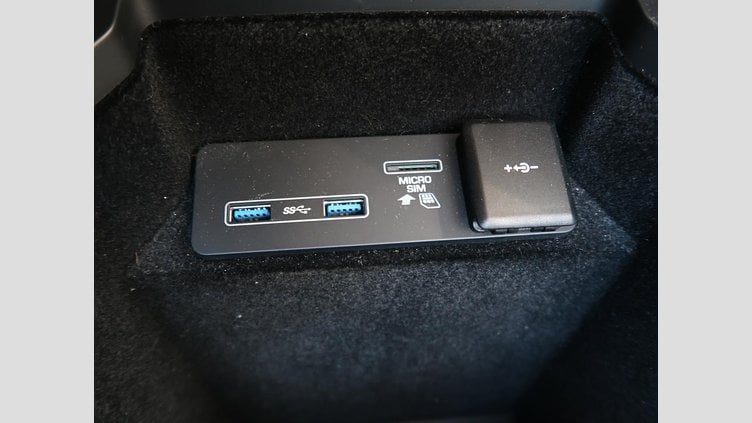 2019 認定中古車 Land Rover Discovery Sport ナルヴィックブラック D180 AWD（オートマチック） 標準ホイールベース ディスカバリー スポーツ S
