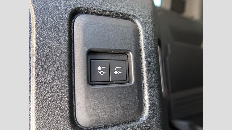 2022 認定中古車 Land Rover Defender 110 サントリーニブラック D300 AWD（AT） S